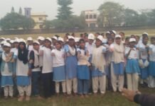 मेहसी के तिरहुत उच्च विद्यालय में बच्चों को कानूनी प्रावधानों, सुरक्षा अधिकारों और हेल्पलाइन सेवाओं की दी गई महत्वपूर्ण जानकारी