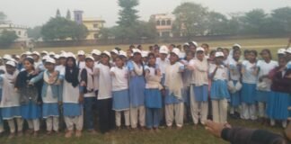 मेहसी के तिरहुत उच्च विद्यालय में बच्चों को कानूनी प्रावधानों, सुरक्षा अधिकारों और हेल्पलाइन सेवाओं की दी गई महत्वपूर्ण जानकारी