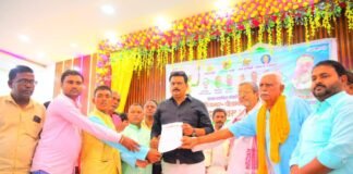 नीलांबर-पीतांबर शहादत दिवस पर एकजुट हुआ खरवार समाज, पूर्व विधायक राजन तिवारी ने समस्याओं के समाधान का दिलाया भरोसा