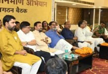 CM पद पर सम्राट चौधरी की ताजपोशी पर प्रशांत किशोर का हमला—‘मैन्युफैक्चर्ड मैंडेट से बनी सरकार, अब बदलेगा शराबबंदी कानून!’”