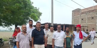 ऑनलाइन दवा बिक्री के विरोध में मेडिकल दुकानदारों की हड़ताल, अरेराज में दिखा व्यापक असर