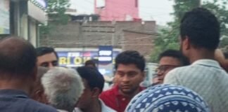 45 डिग्री तापमान में बिजली संकट से बेहाल हुए लोग, तीन ट्रांसफार्मर जलने के बाद देर रात लगा नया ट्रांसफार्मर